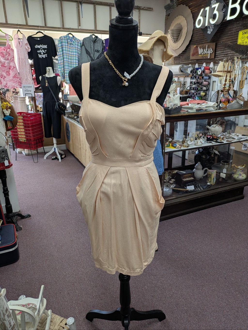 Nwot Bcbg Sleeveless Peach Party Dress With Structured Bodice